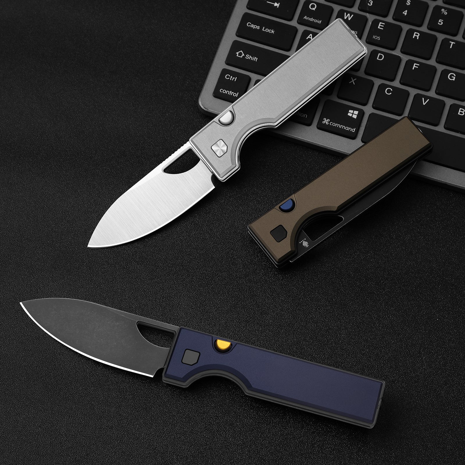 Little Ringbo | Kizer Button Liner Lock™ | Aluminum | AEB-L PVD Coating & Stonewashed | KizerV™ 3708A2
