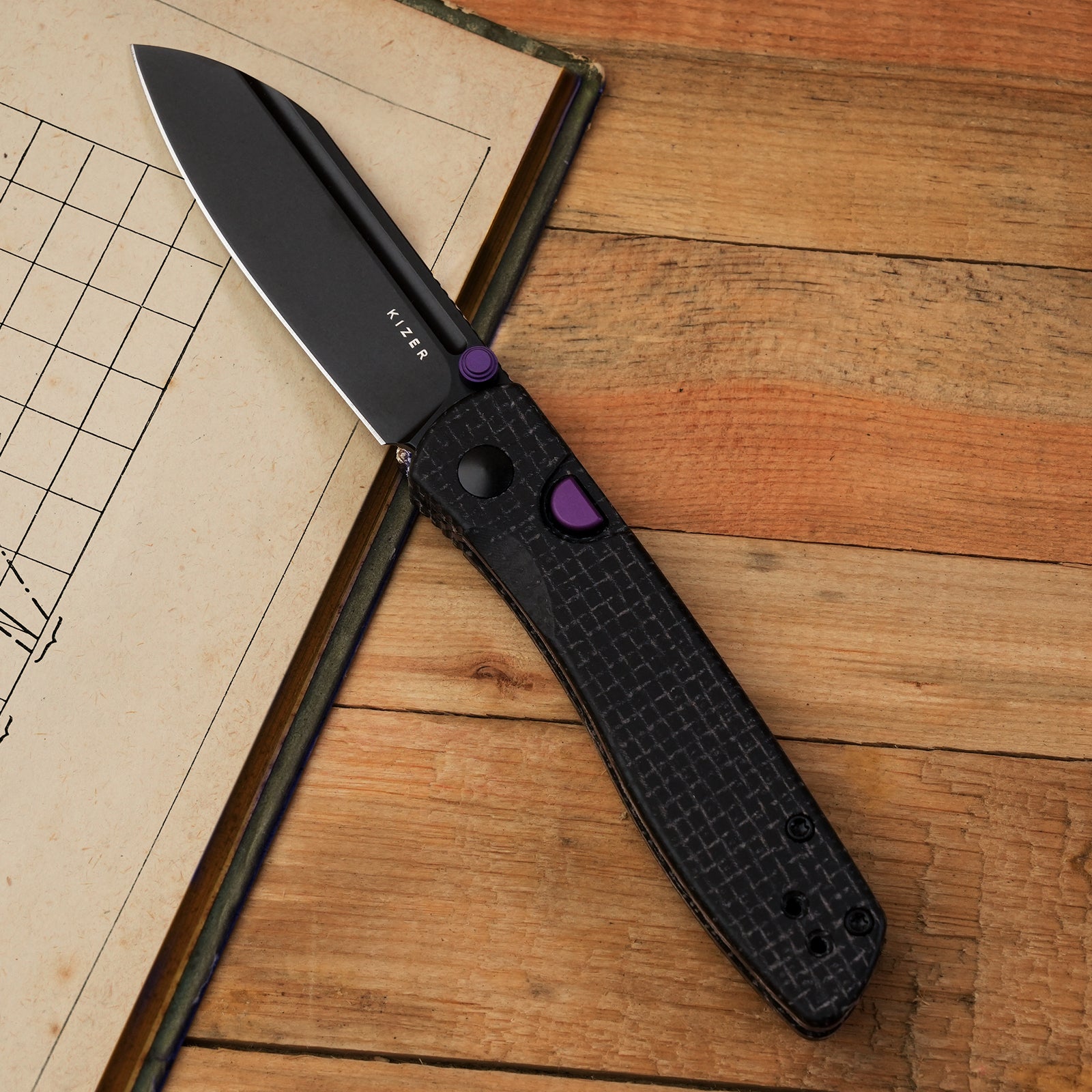 Renissance | Kizer Button Liner Lock™ | Norplex UltreX™ Micarta | N690 Satin | KizerV™ 3698A2