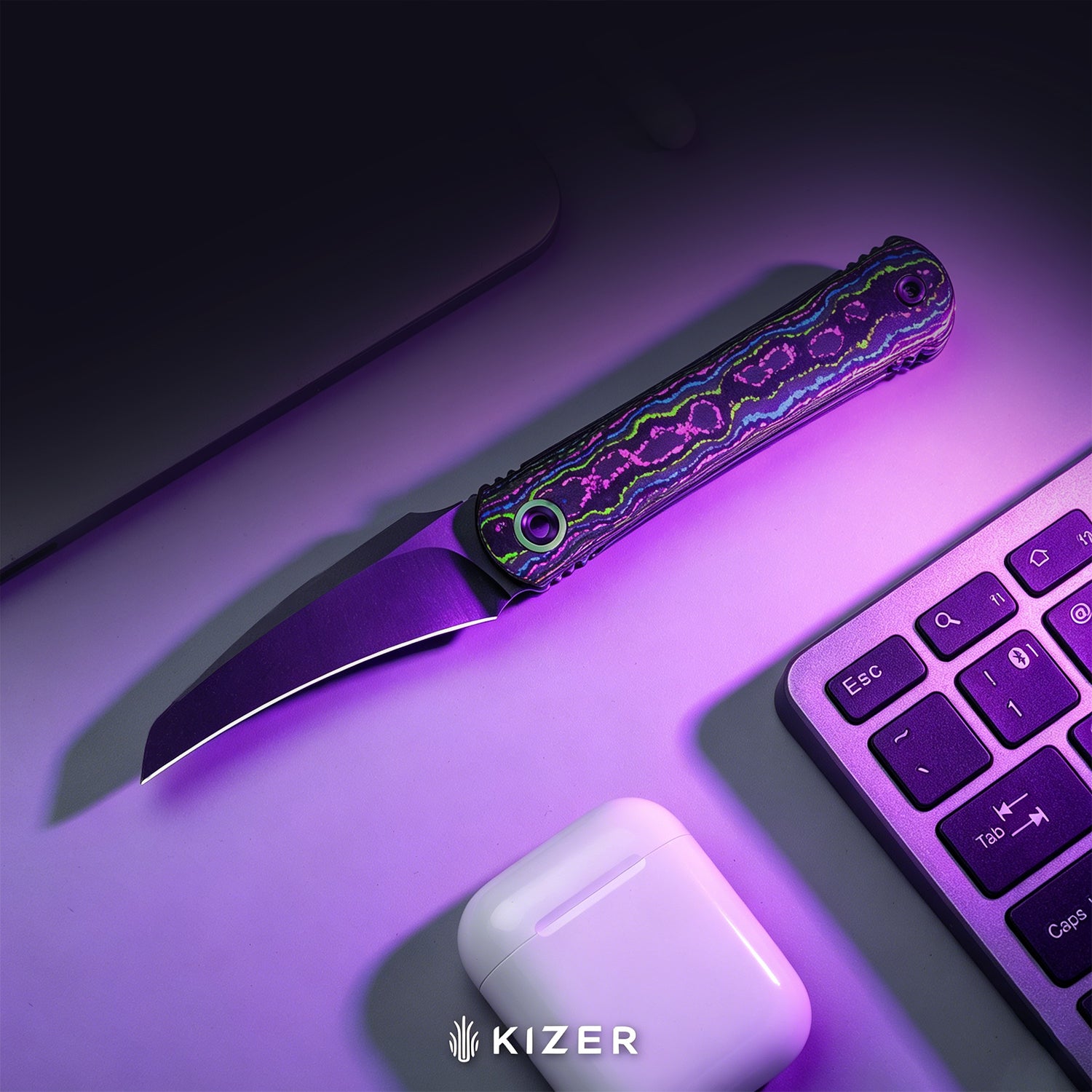 Feist 3 | CPM S90V + Stonewashed & Flat Brushed | UV-Luminescent | Clip Point | Titanium & CamoCarbon Damtanium | KizerX™ 3499.3A2