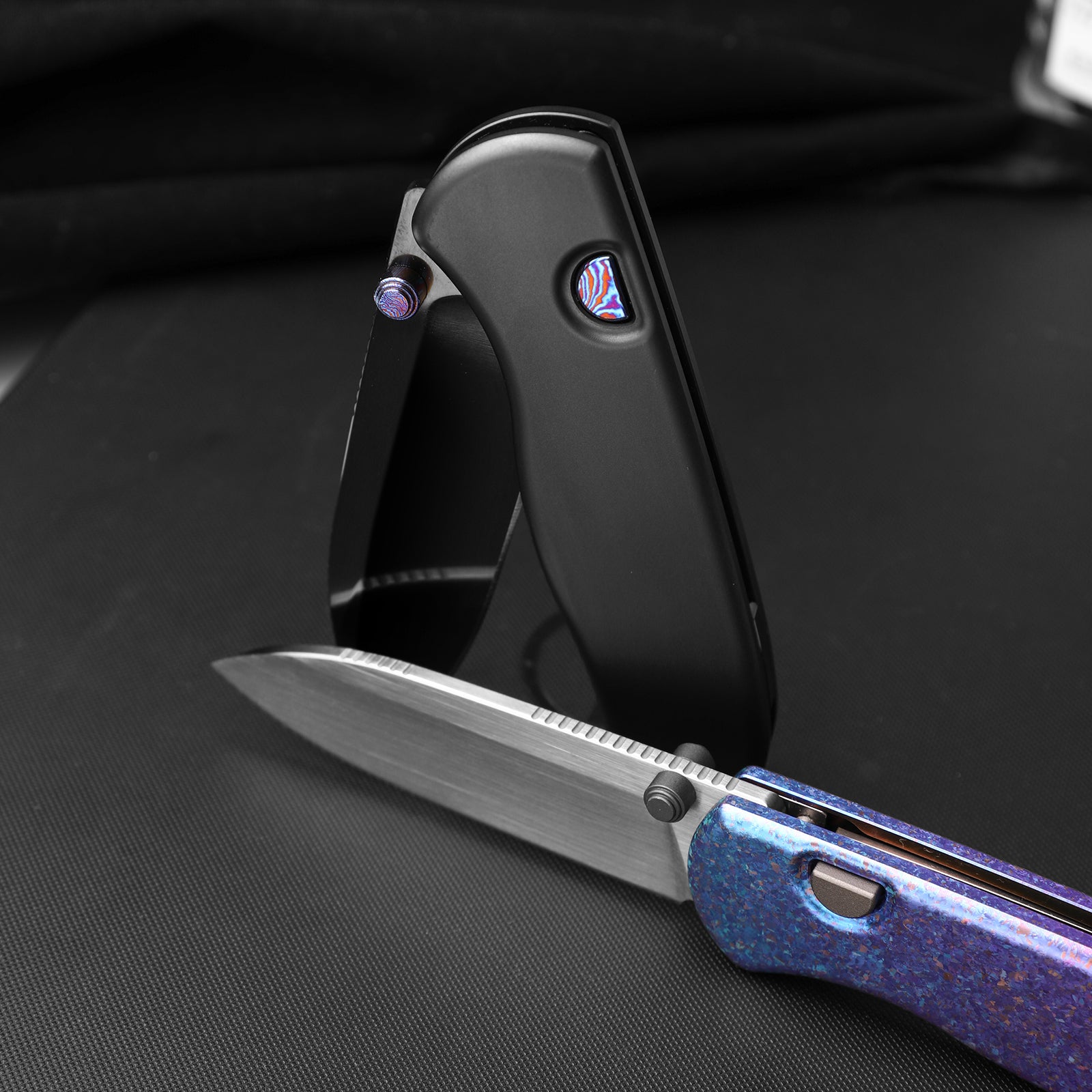 Drop Bear® Zero | Kizer Button Liner Lock™ + Titanium Damascus | M390 + Polished DLC Ultra + Hollow Grind | DLC Titanium | KizerB™ 3619BDA6