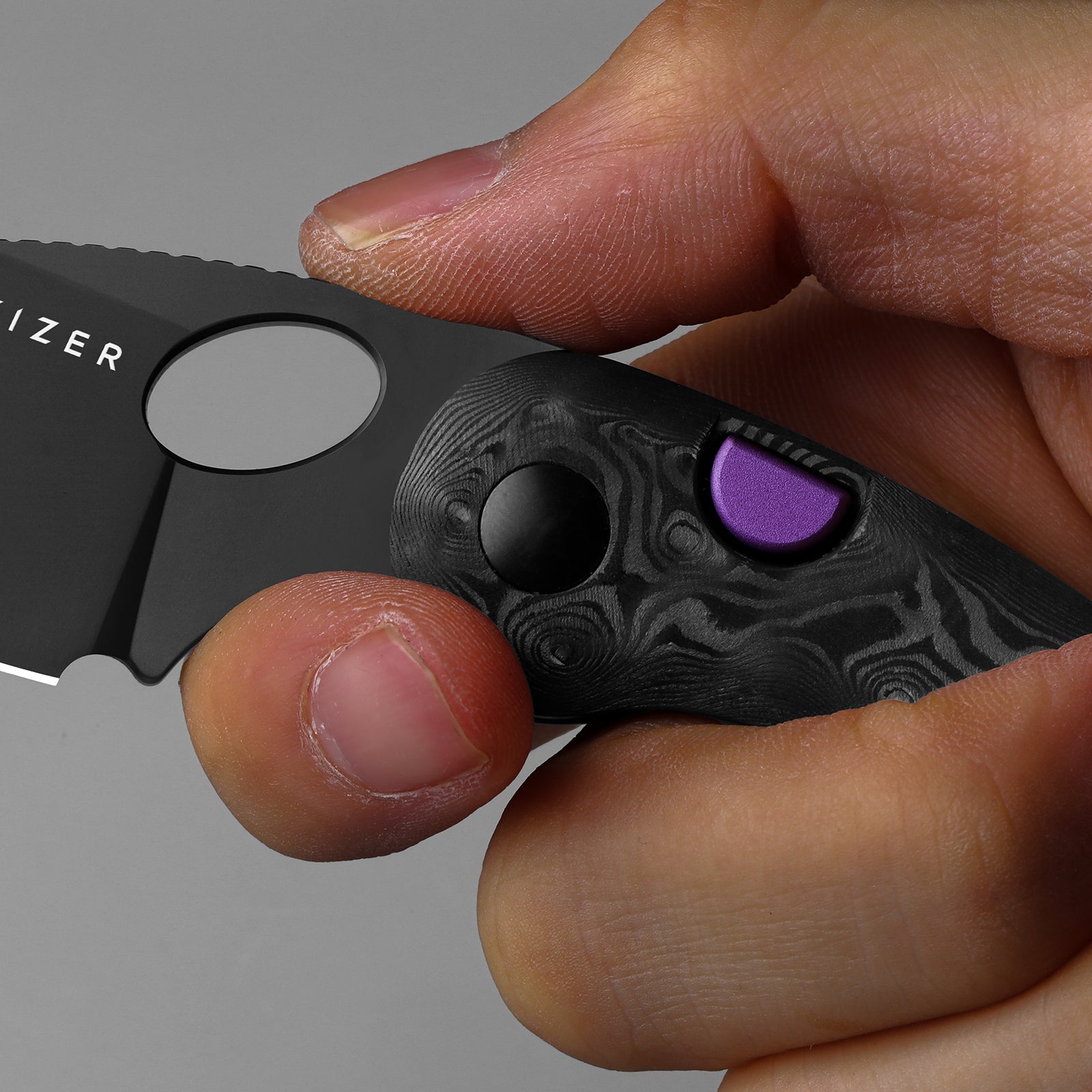 Microbe™ | 5Th Pocket Knife | Kizer Button Liner Lock™ | Camo Carbon Jazzy Handle | KizerB™ 2742A4