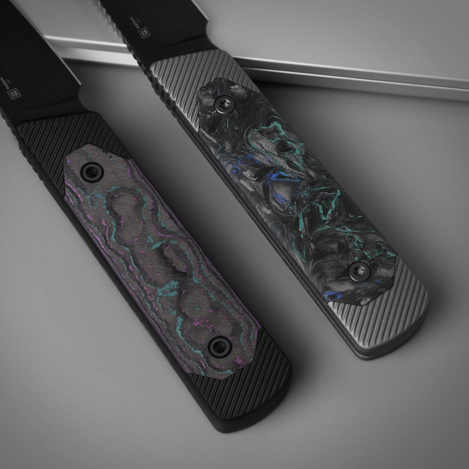 Hallow | Aluminium + Camo Carbon JAZZ | CPM 10V | KizerB™ 1123A1