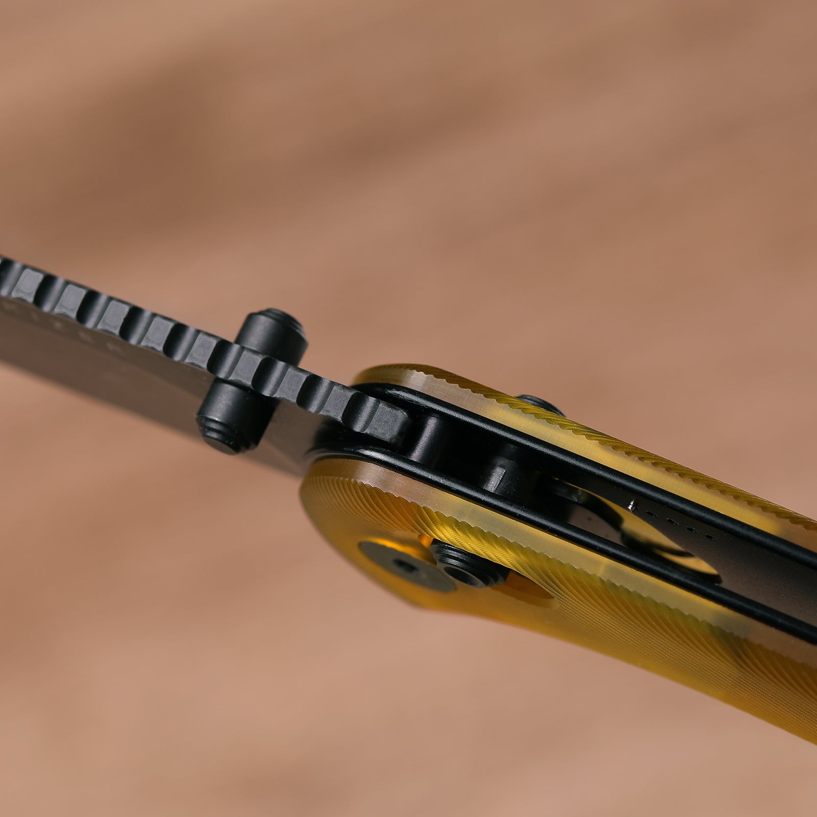 Buddy II | Kizer Clutch Lock™ | Acrylic | AEB-L Satin | KizerV™ 3790A2
