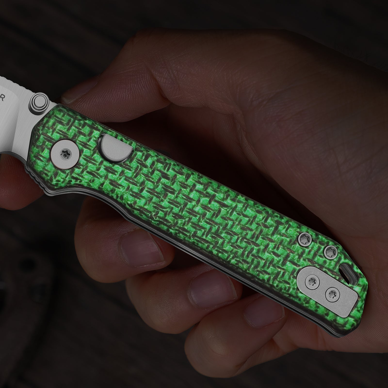 Microbe™ | GID Canvas Micarta Handle | Kizer Button Liner Lock™ | 14C28N | KizerV™ 2742A9