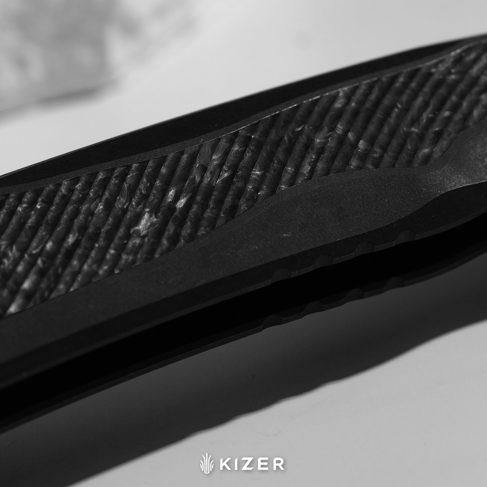 Mithril-Lefty | KineticFit™ Button Lock | M390 + DLC Ultra + Hand-Brushed | Titanium (DLC Ultra) & Fat Carbon | Exquisite Light | KizerX® FK08A1