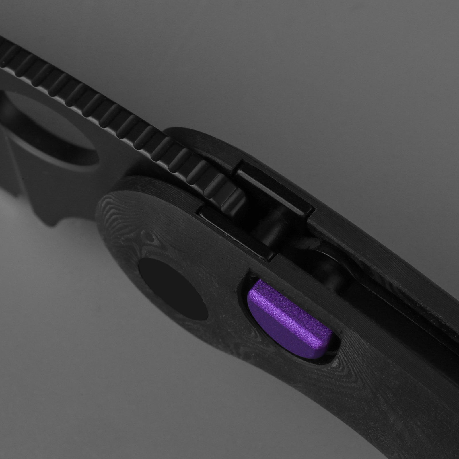 Microbe™ | 5Th Pocket Knife | Kizer Button Liner Lock™ | Camo Carbon Jazzy Handle | KizerB™ 2742A4