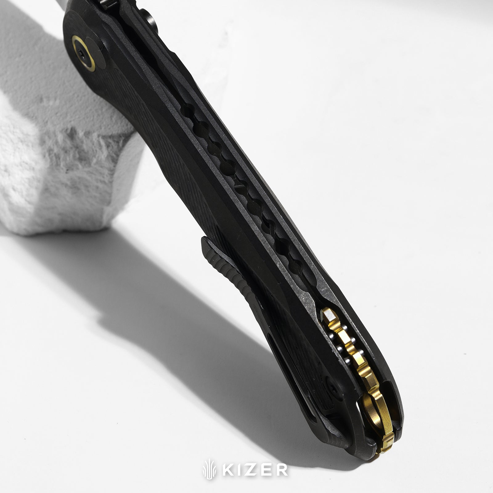 Mithril-Lefty | KineticFit™ Button Lock | M390 + DLC Ultra + Hand-Brushed | Titanium (DLC Ultra) & Fat Carbon | Exquisite Light | KizerX® FK08A1