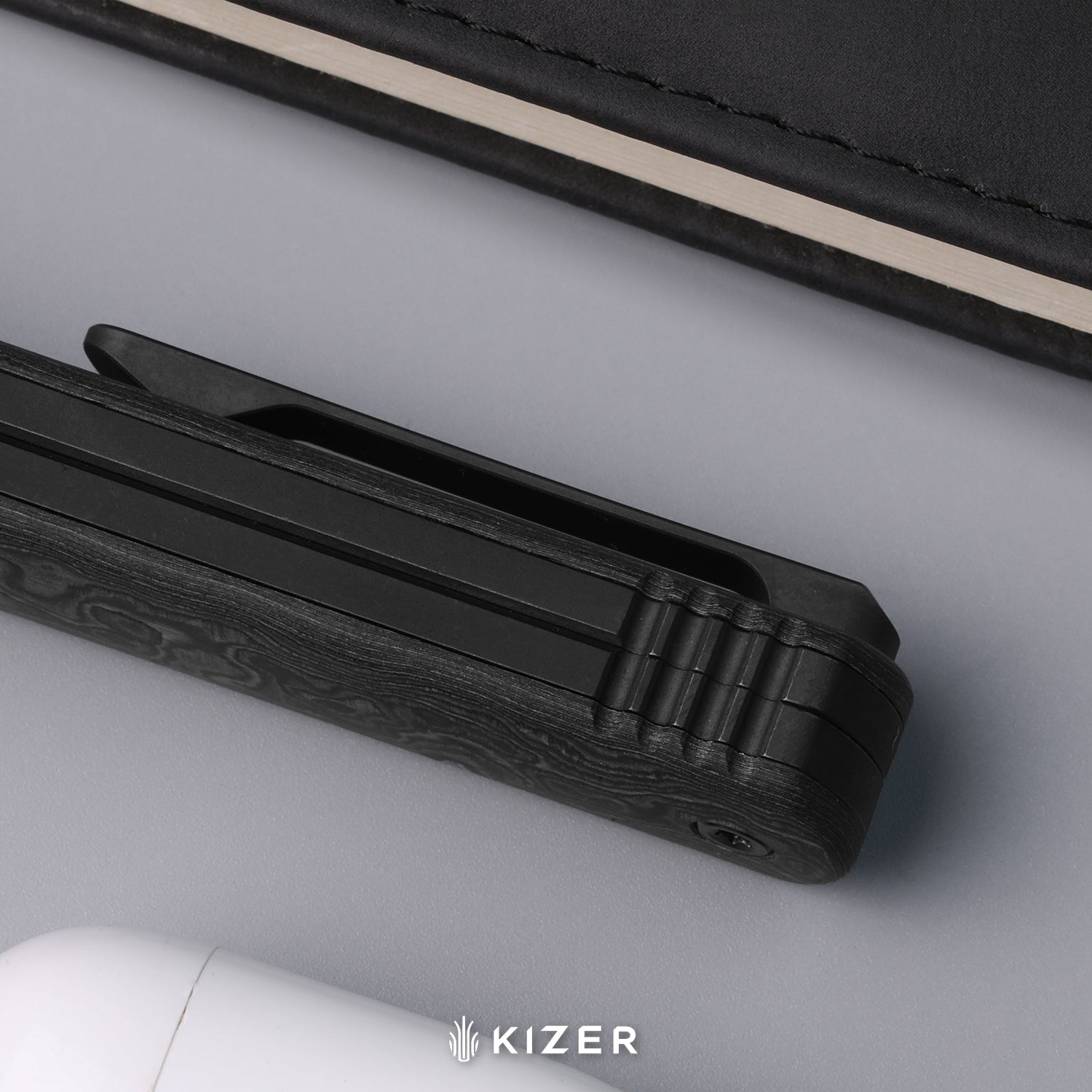 Feist 3 | CPM S90V + Polished DLC Ultra | Titanium (Matte DLC Ultra) & KizerNova™ Quartz | Hawkbill | KizerX™ 3499.3A8