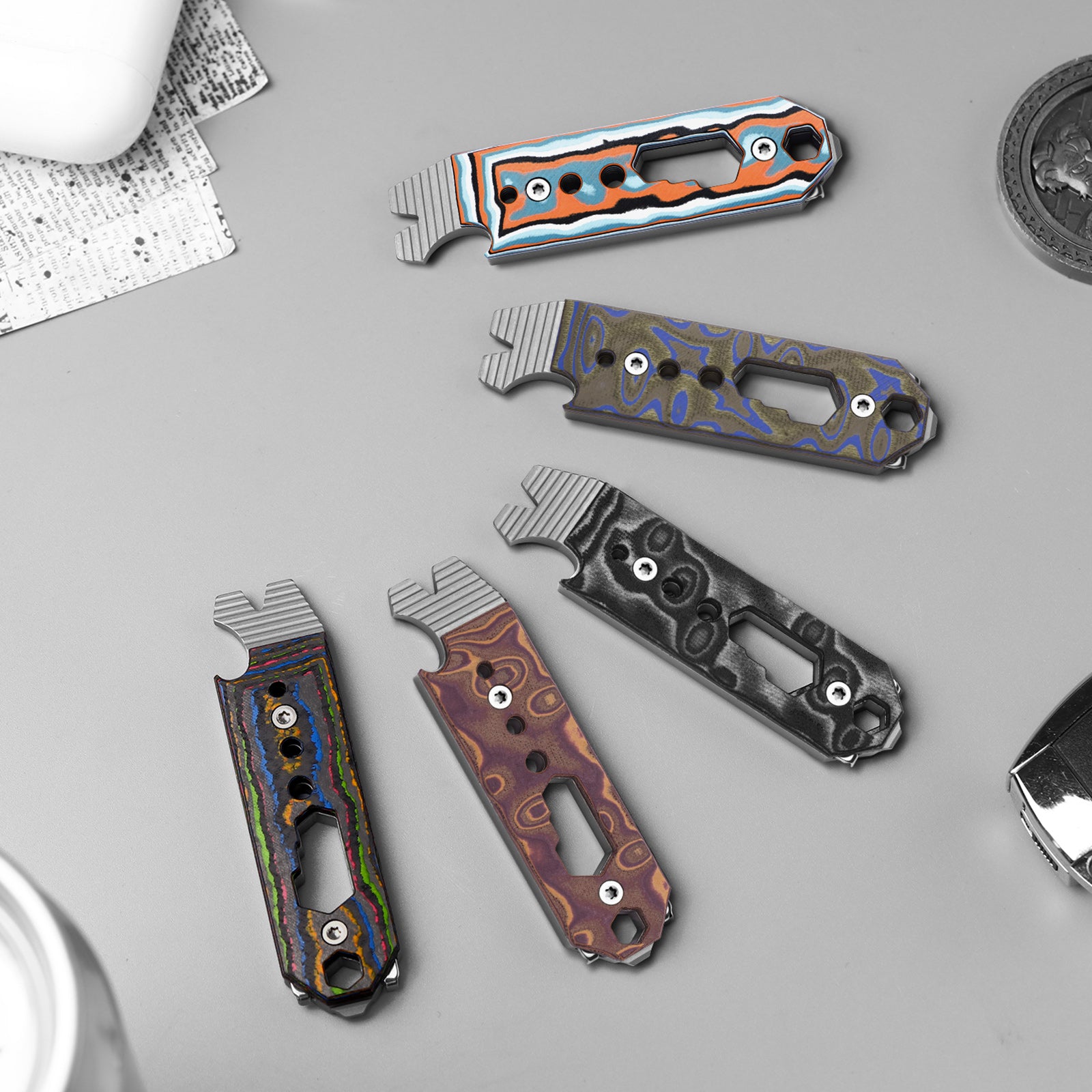 Kizer Titanium EDC Multi-Functional Red & Green Tools Pac-Bar