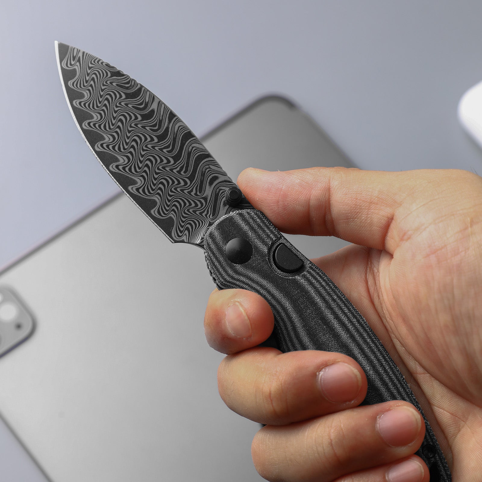Phoca BD | Kizer Button Liner Lock™ | Black Acid Damascus | Norplex UltreX™ Micarta | KizerV™ 3781BDA3