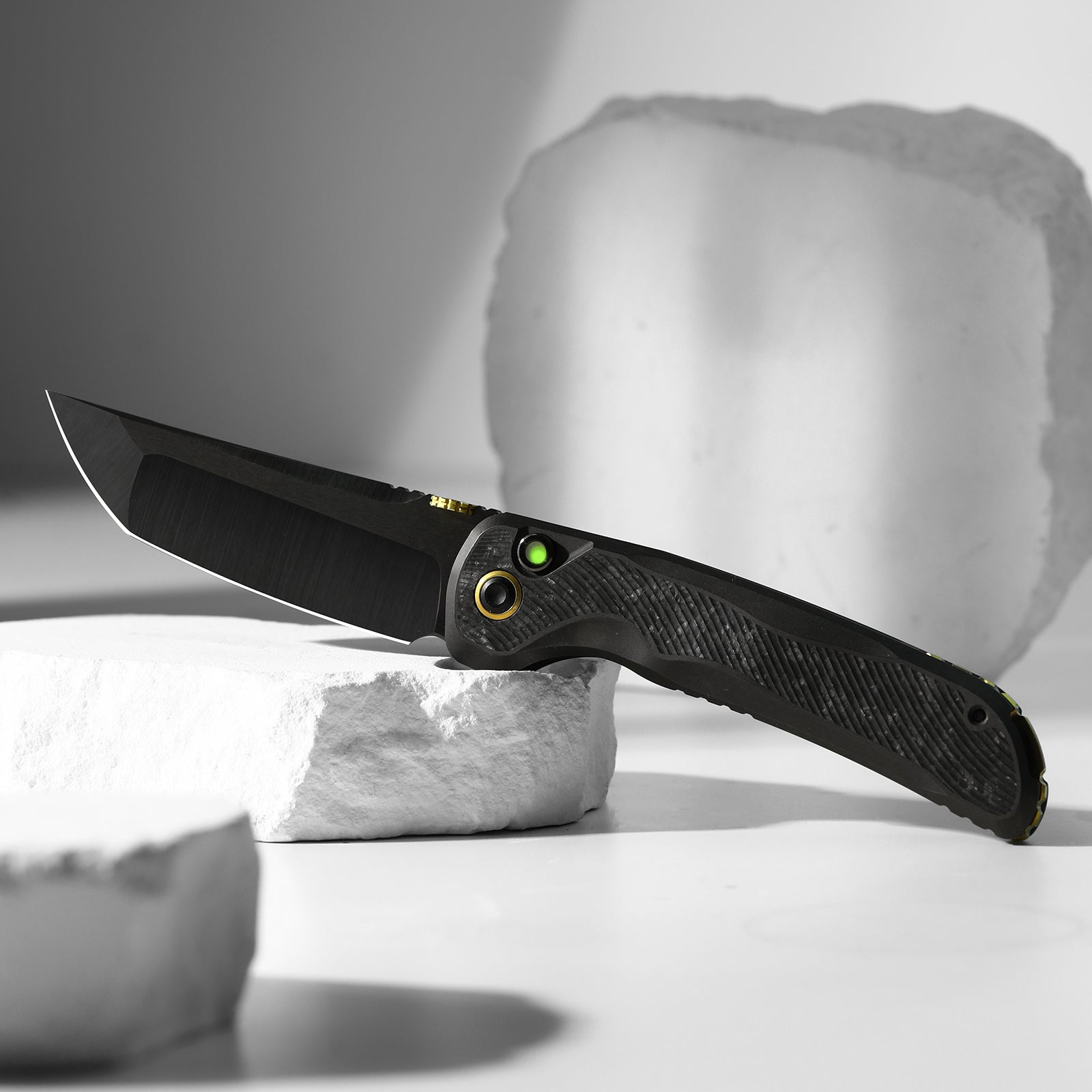 Mithril | KineticFit™ Button Lock | M390 + DLC Ultra + Hand-Brushed | Exquisite Light | KizerX® FK08A1