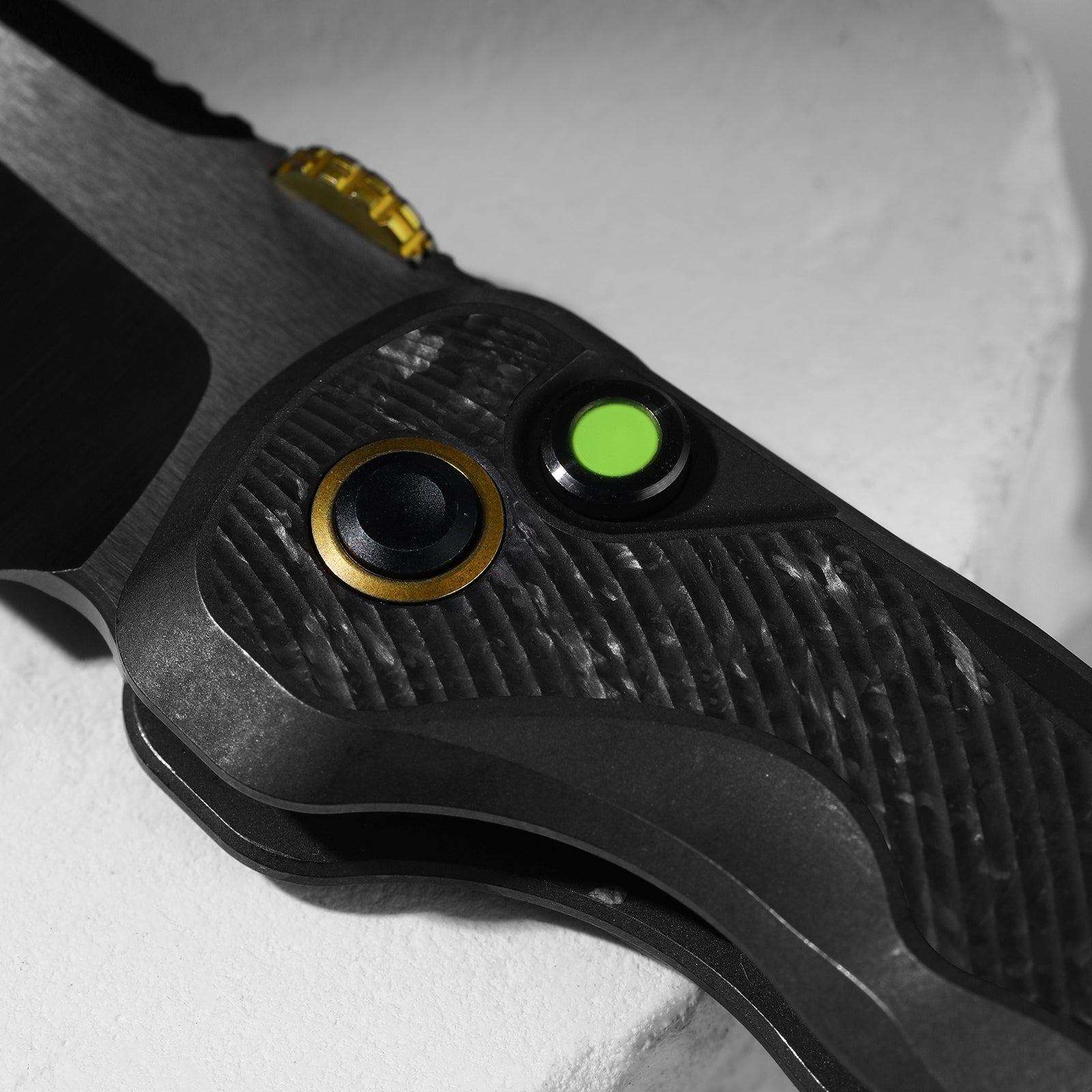 Mithril | KineticFit™ Button Lock | M390 + DLC Ultra + Hand-Brushed | Exquisite Light | KizerX® FK08A1