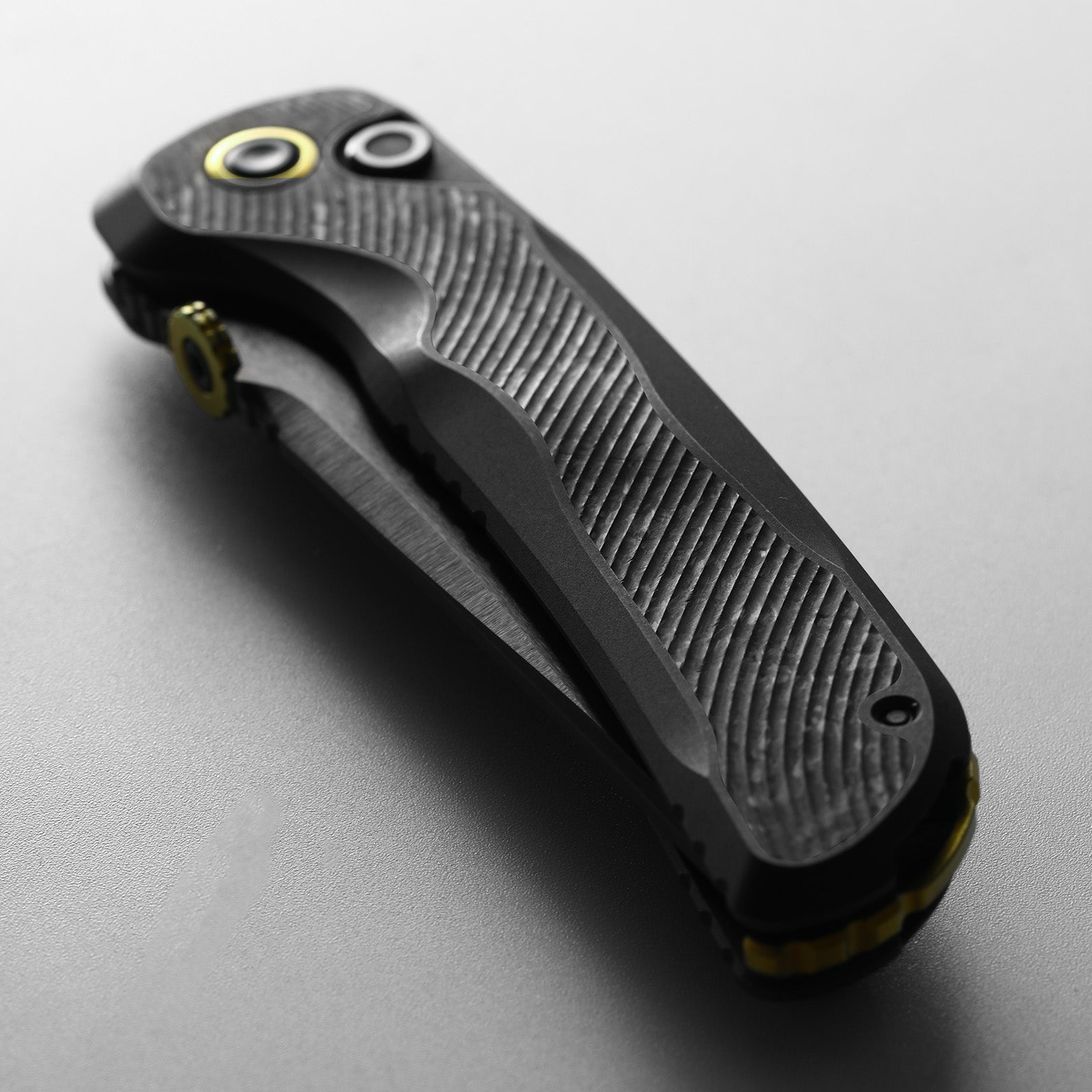 Mithril | KineticFit™ Button Lock | M390 + DLC Ultra + Hand-Brushed | Exquisite Light | KizerX® FK08A1