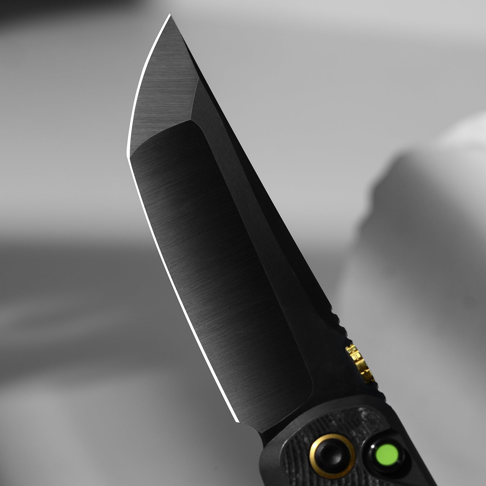 Mithril | KineticFit™ Button Lock | M390 + DLC Ultra + Hand-Brushed | Exquisite Light | KizerX® FK08A1