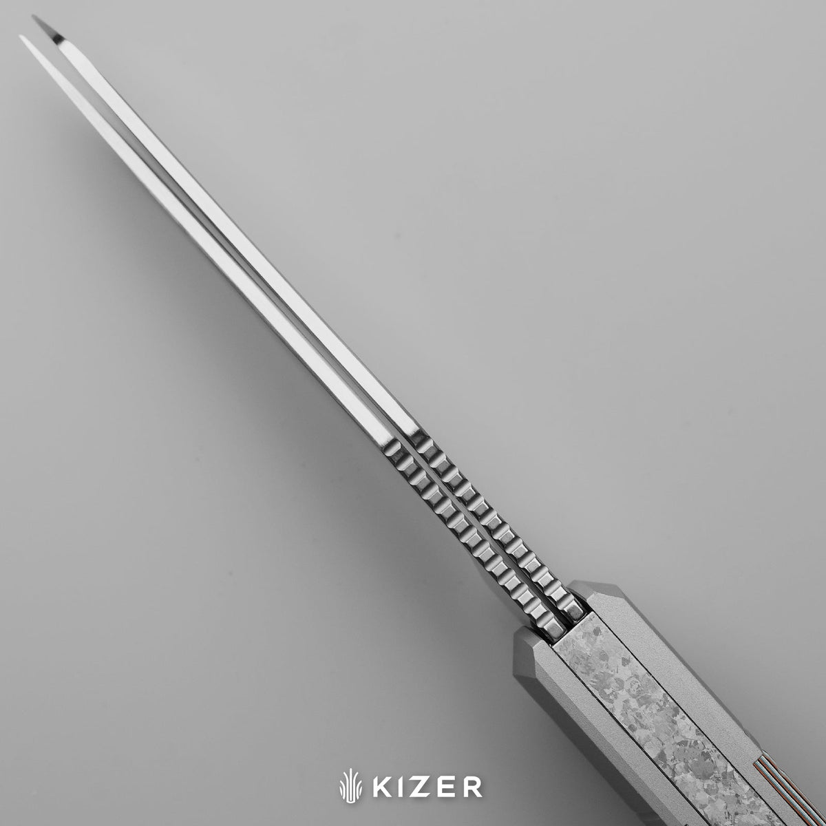 Trestle TP AirTi | BD1N Dual-Blade Clip Point & Spey Point | KStop™ 105° Half-Stop Trapper | Aluminum & Carbon Fiber | KizerB™ 3761TPA1