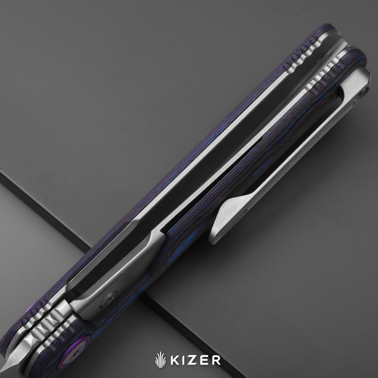 Feist 3 | CPM S90V + Stonewashed & Flat Brushed | UV-Luminescent | Clip Point | Titanium & CamoCarbon Damtanium | KizerX™ 3499.3A2
