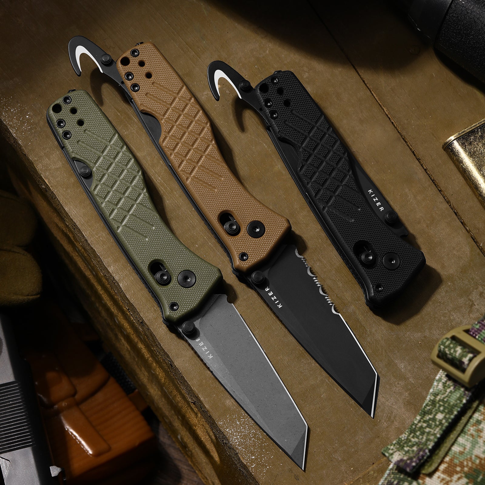 Aegis T | Partially-Serrated Edge | Kizer Clutch Lock™ | Rescue Hook & Glass Breaker | KizerV™ 3774CTA3