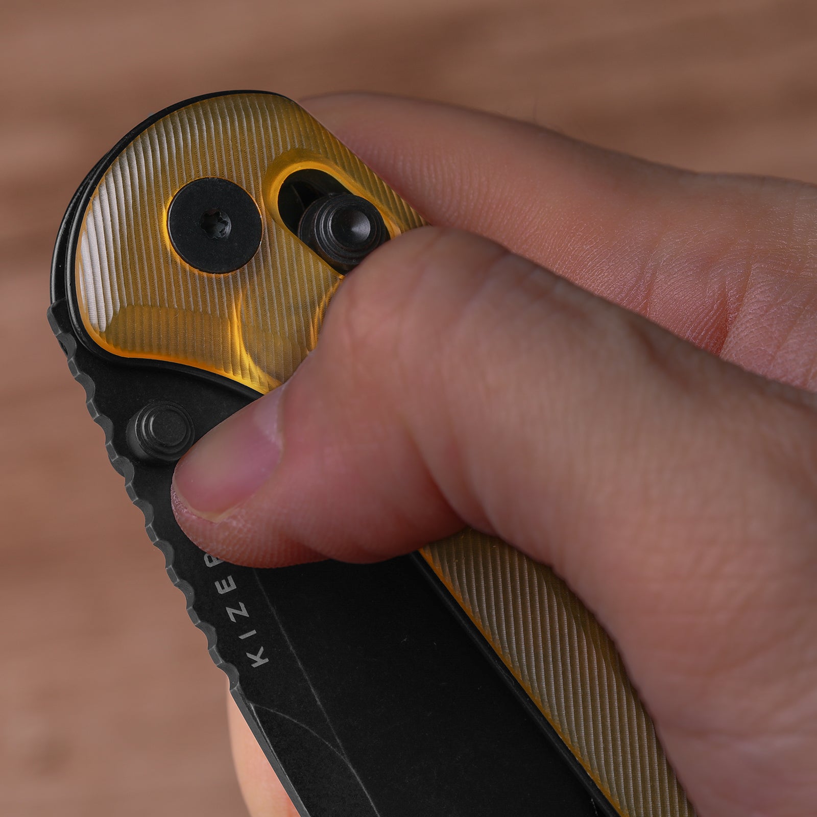 Buddy II | Kizer Clutch Lock™ | Acrylic | AEB-L Satin | KizerV™ 3790A2