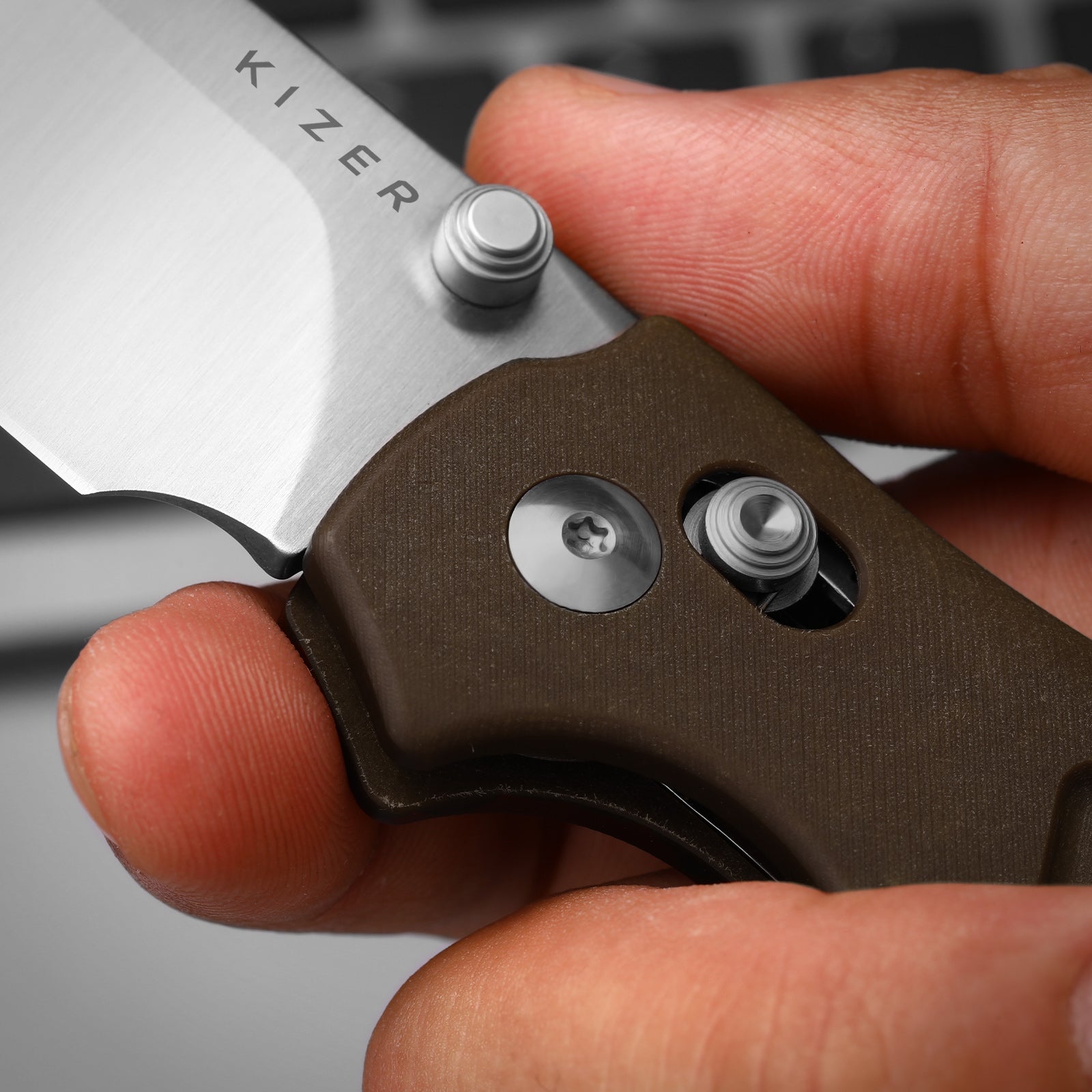 Sheepdog® C01C 2.9 CD | Kizer Clutch Lock™ | Norplex UltreX™ Micarta | Nitro-V | KizerV™ 3488.29CDA1