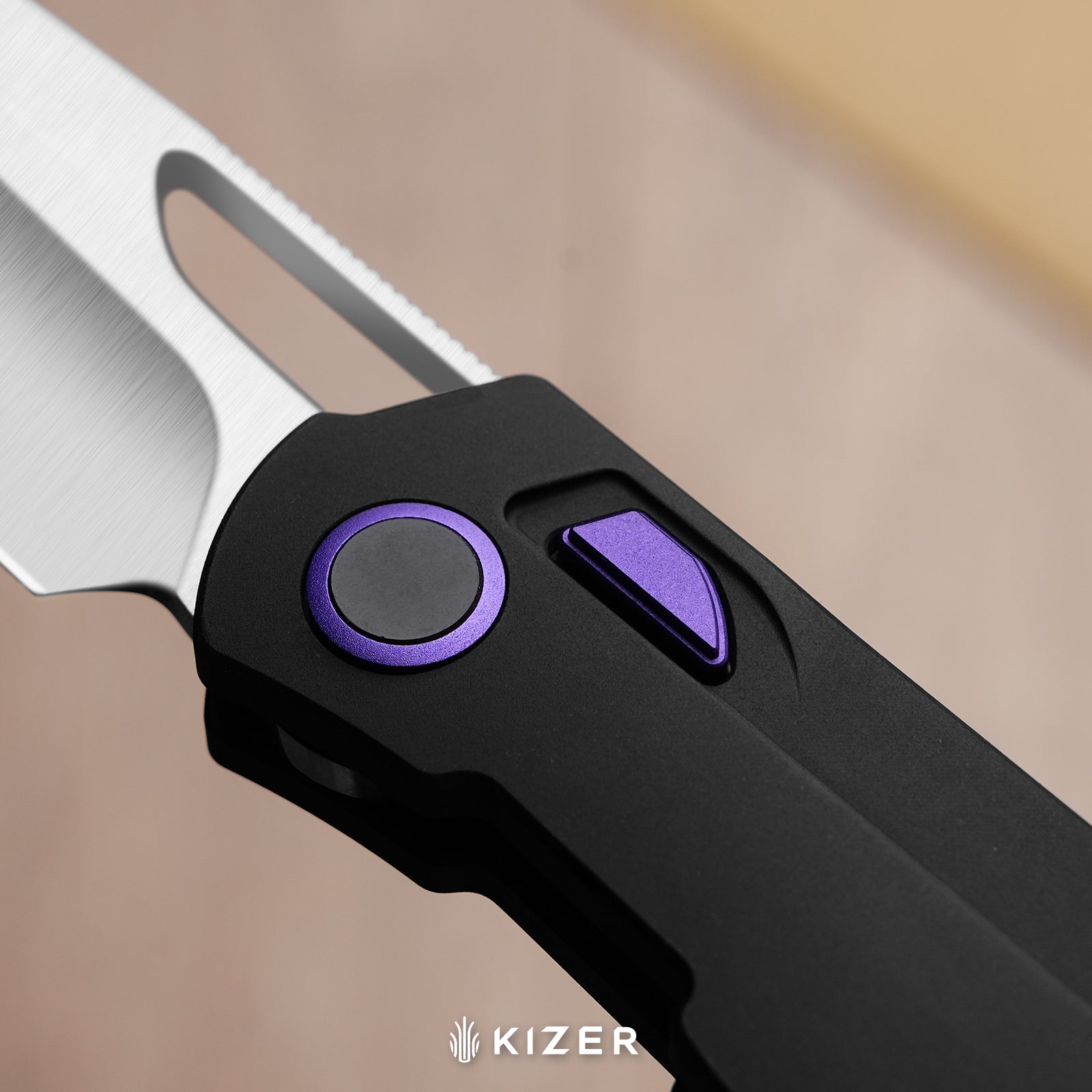 Mash | Kizer Button Liner Lock™ | M390 + PVD Coating & Stonewashed + Hollow Grind | CamoCarbon Shipwreck | KizerB™ 3699BSA3